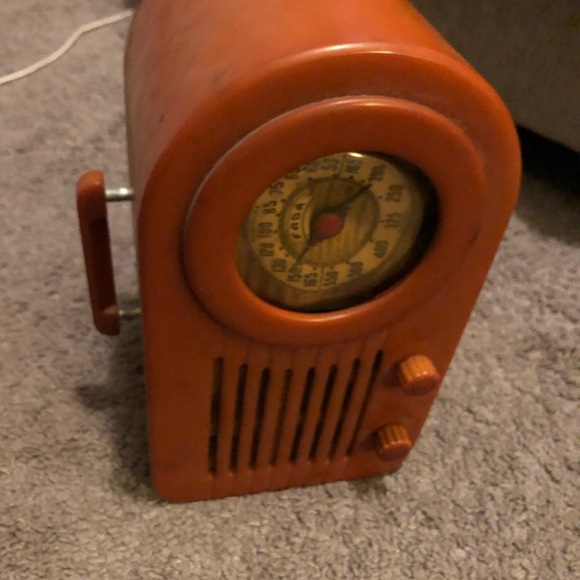Antique radio - Picture 2 of 3